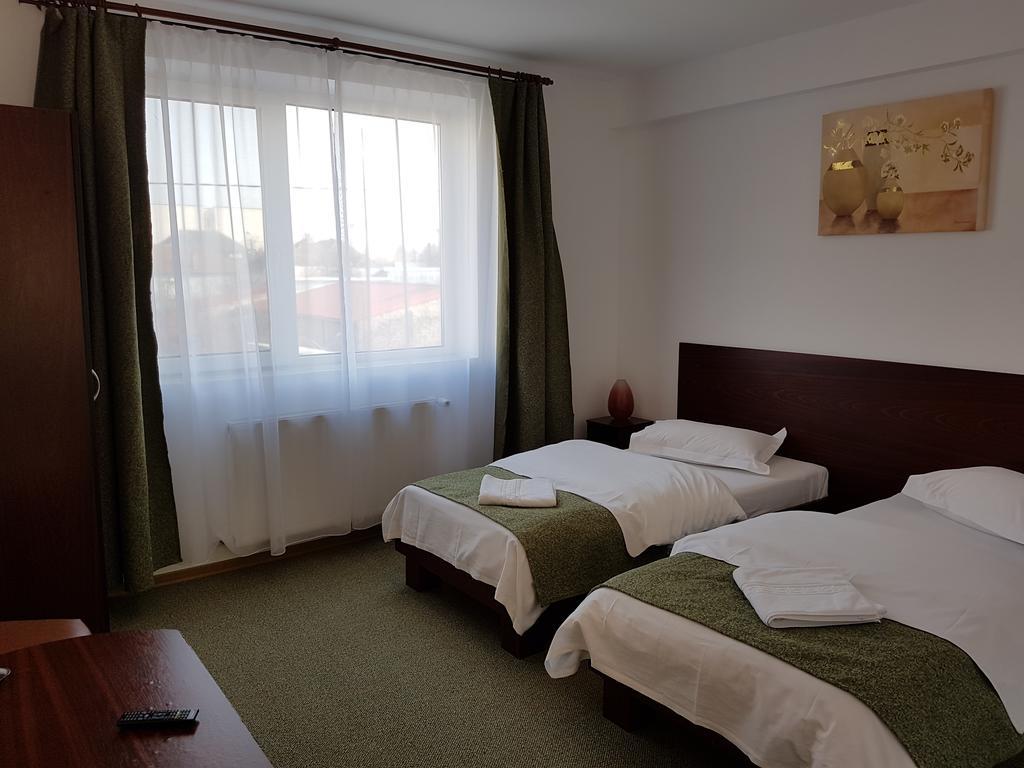 Pension Yasmine Timisoara Esterno foto
