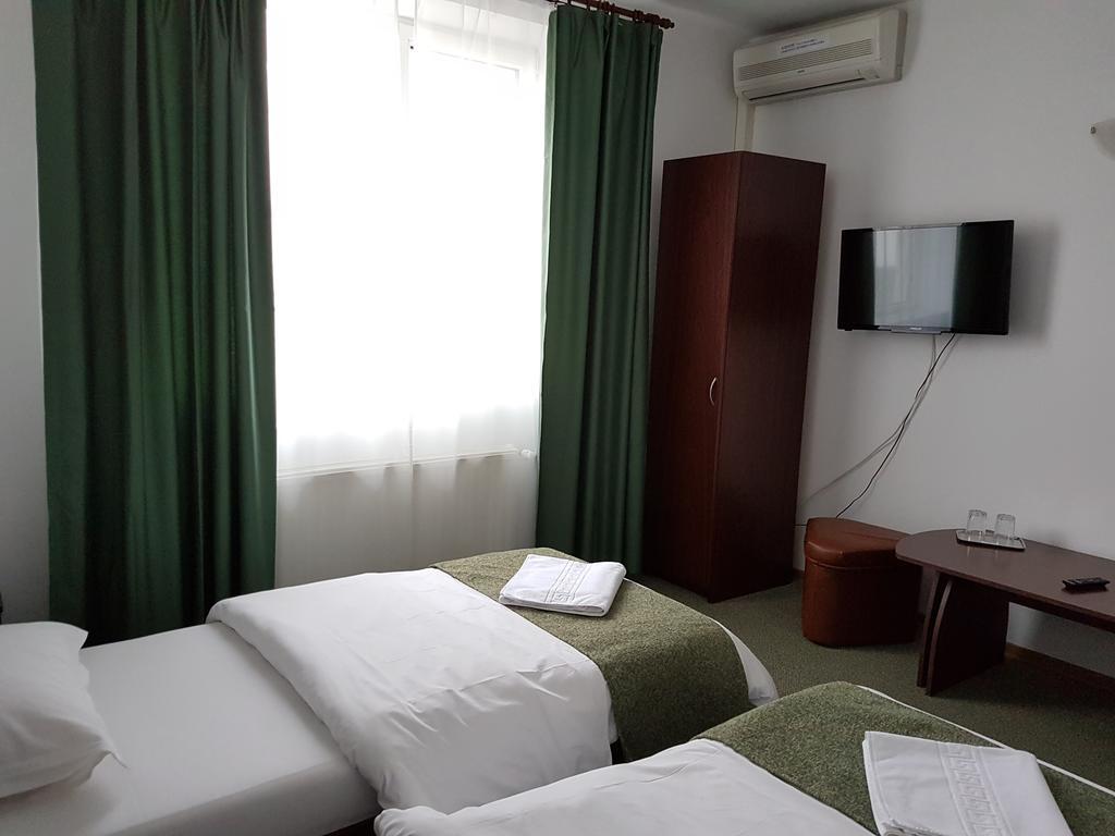 Pension Yasmine Timisoara Esterno foto