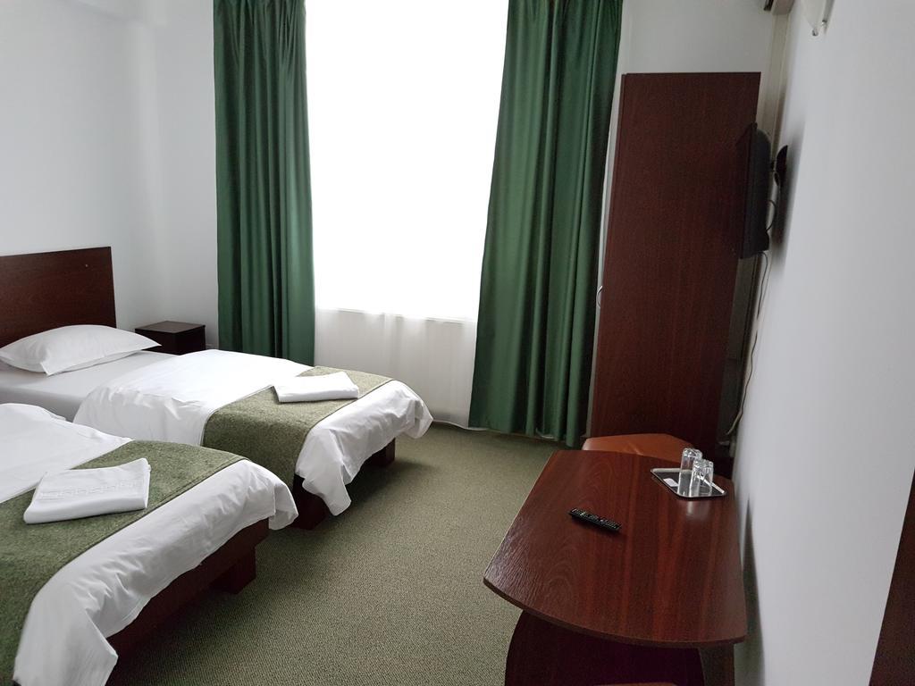 Pension Yasmine Timisoara Esterno foto