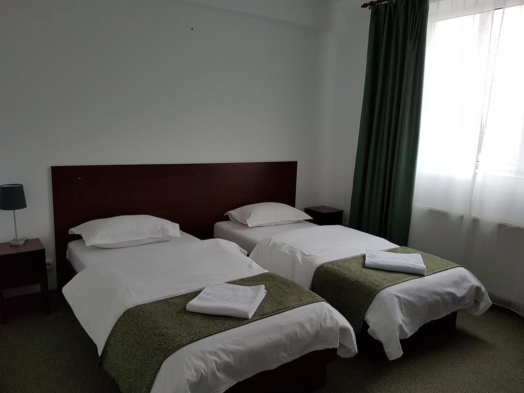 Pension Yasmine Timisoara Esterno foto
