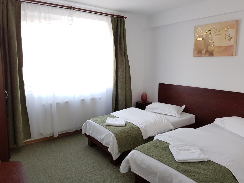 Pension Yasmine Timisoara Esterno foto