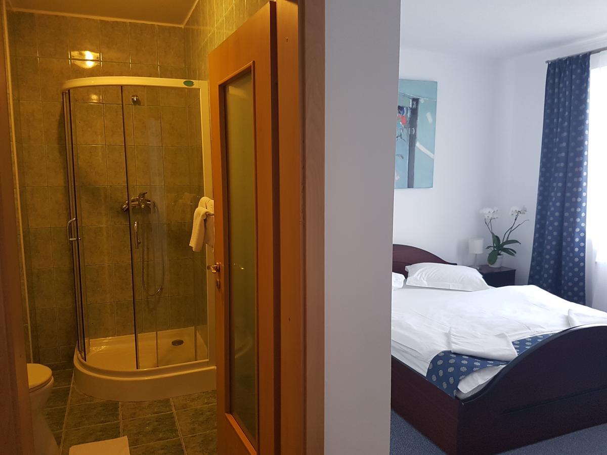 Pension Yasmine Timisoara Esterno foto